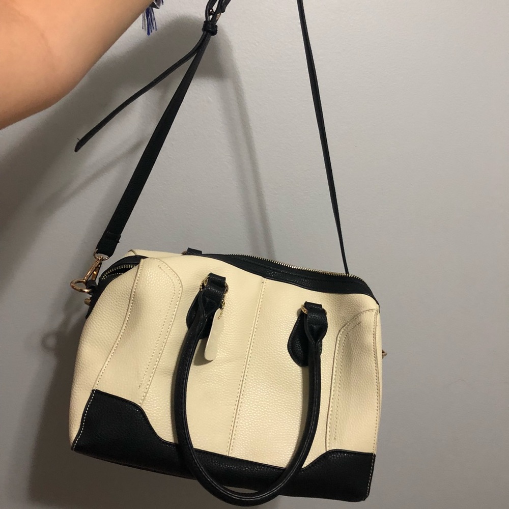 Peck & Peck Shoulder Bag